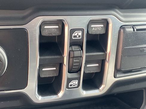 Used 2019 Jeep Wrangler Unlimited Sport S AWD/4WD image 31
