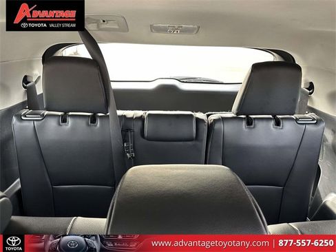Used 2025 Toyota Highlander XLE image 14