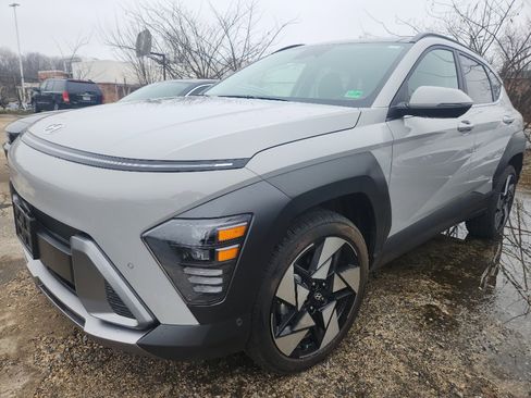 Used 2025 Hyundai Kona Limited image 1