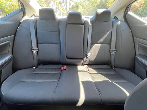 Used 2025 Nissan Altima 2.5 SV FWD image 37