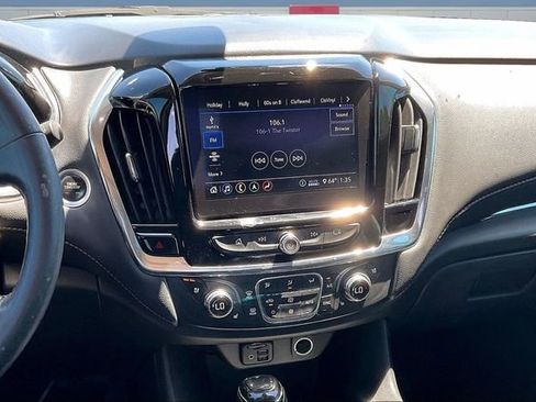 Used 2020 Chevrolet Traverse Premier FWD image 9