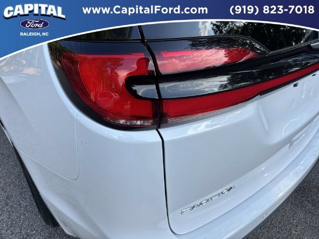 Used 2025 Chrysler Pacifica Select FWD image 15