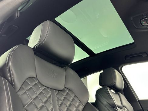 Used 2023 Audi SQ5 Premium Plus w/ Premium Plus Package image 16