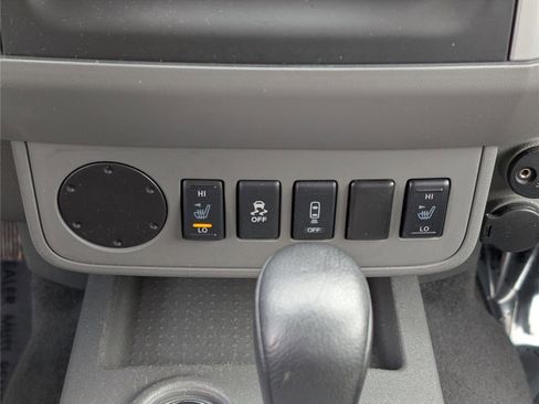 Used 2021 Nissan Frontier SV w/ Midnight Edition Floor Mats image 23