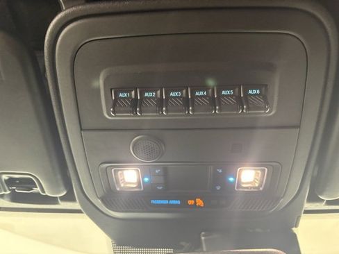 Used 2024 Ford Bronco Black Diamond w/ Sasquatch Package image 8