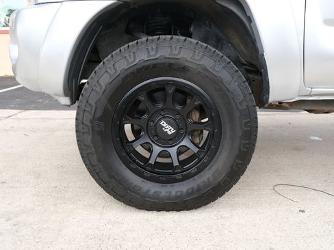 Used 2007 Toyota Tacoma PreRunner w/ TRD Sport Pkg #1 RWD image 17