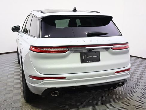 New 2026 Lincoln Corsair Premiere image 4