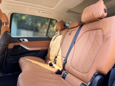 Used 2023 BMW X7 xDrive40i image 18