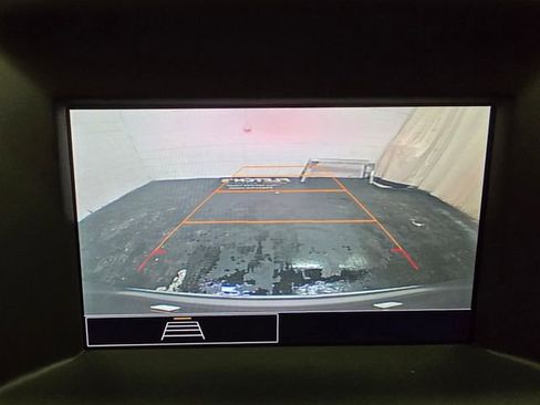 Used 2023 GMC Terrain SLE w/ Driver Convenience Package image 21