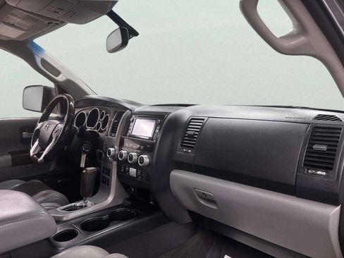 Used 2014 Toyota Sequoia Platinum image 29