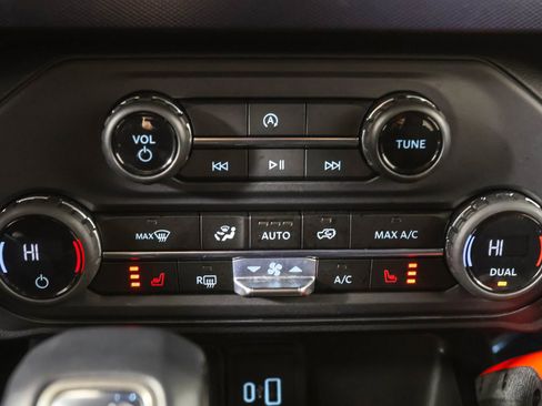 Used 2023 Ford Bronco Heritage Edition image 32