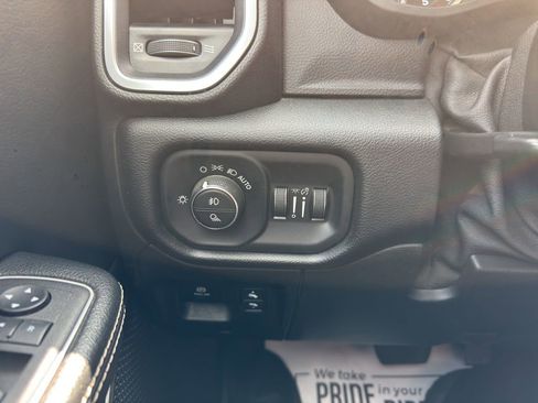 Used 2022 RAM 1500 Laramie AWD/4WD image 27