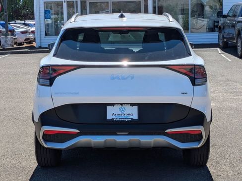 Used 2024 Kia Sportage EX image 4