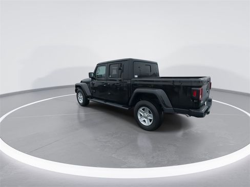 Used 2023 Jeep Gladiator Sport image 6
