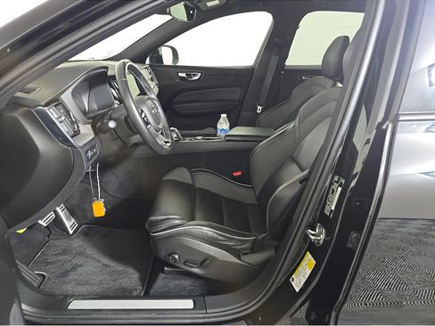 Used 2021 Volvo XC60 T8 R-Design w/ Advanced Package AWD/4WD image 5