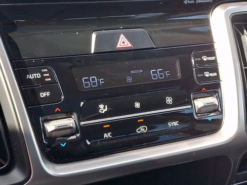 Certified 2023 Kia Sorento X-Line EX AWD/4WD image 17