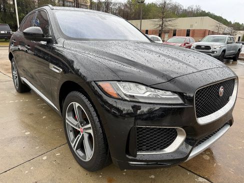 Used 2019 Jaguar F-PACE S image 7