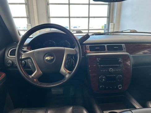 Used 2014 Chevrolet Tahoe LT AWD/4WD image 18