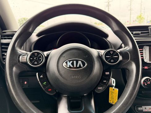 Used 2018 Kia Soul FWD image 28