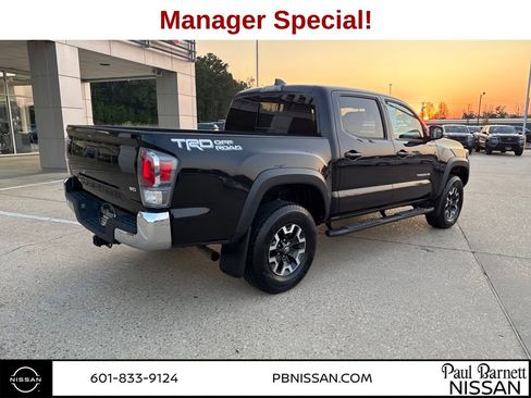 Used 2022 Toyota Tacoma TRD Off-Road image 5