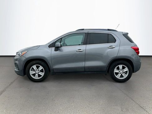 Used 2020 Chevrolet Trax LT w/ Driver Confidence Package image 4