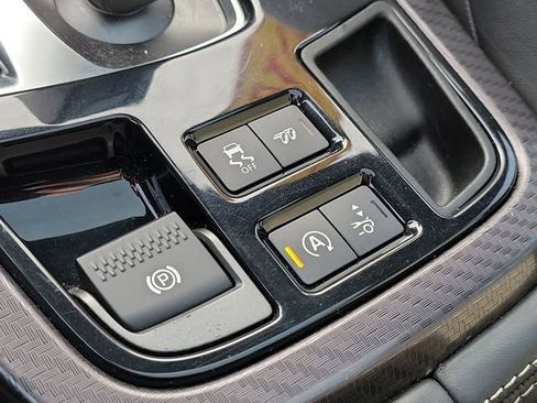 Used 2016 Jaguar F-TYPE R image 30