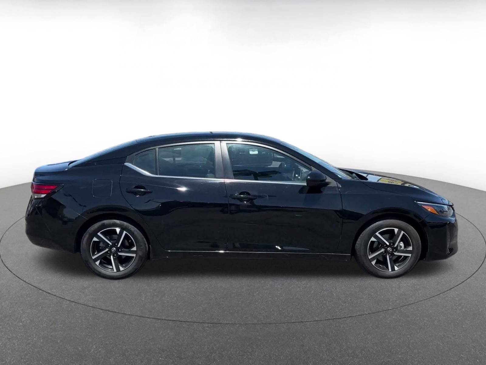 Used 2025 Nissan Sentra SV FWD image 15