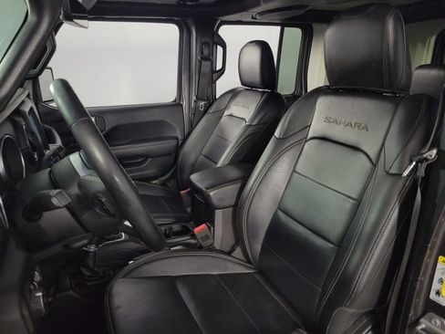 Used 2018 Jeep Wrangler Unlimited Sahara w/ Dual Top Group image 14