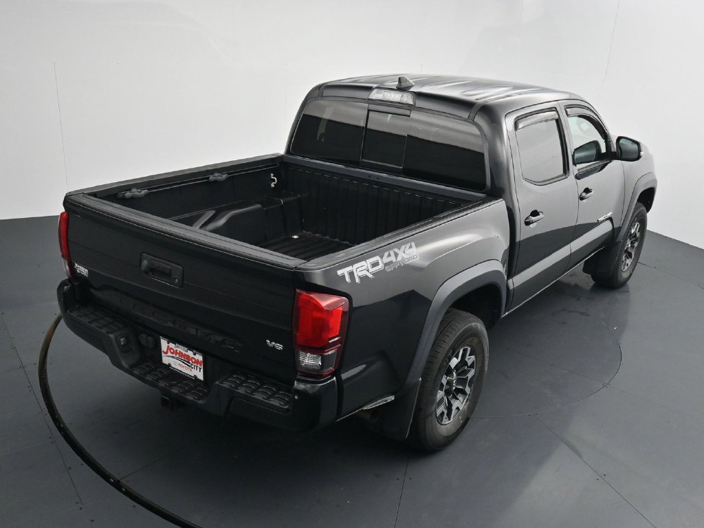 Used 2018 Toyota Tacoma TRD Off-Road w/ Technology Package AWD/4WD image 29