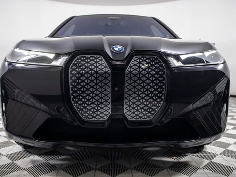 Used 2023 BMW iX xDrive50 w/ Sport Package AWD/4WD image 3