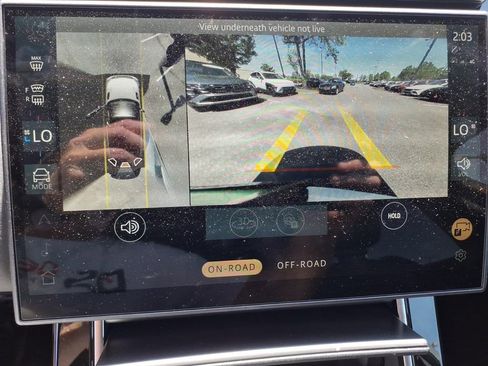 Used 2025 Land Rover Range Rover Velar Dynamic SE image 28