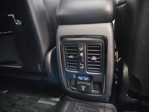 Used 2019 Jeep Grand Cherokee Limited X image 34