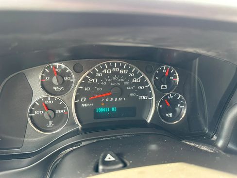 Used 2017 Chevrolet Express 2500 image 23