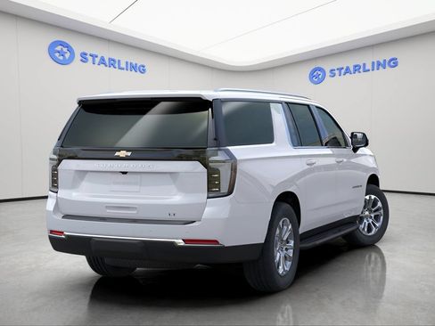 Used 2025 Chevrolet Suburban LT w/ Comfort Package RWD image 4