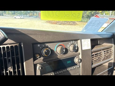 Used 2021 GMC Savana 3500 Extended w/ Power Convenience Package image 15