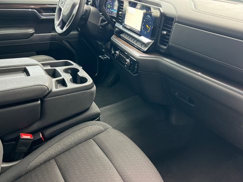 Used 2024 Chevrolet Silverado 1500 RST w/ Z71 Off-Road Package image 15