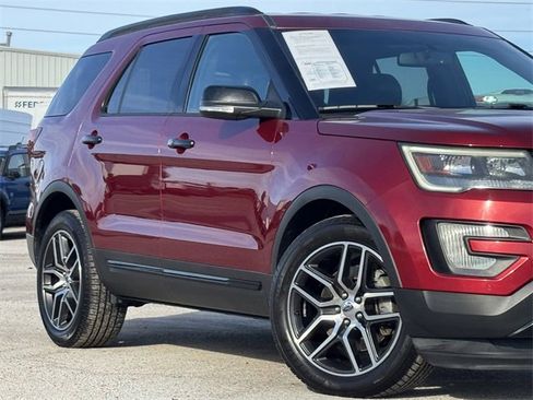 Used 2016 Ford Explorer Sport image 3