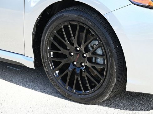 Used 2023 Toyota Camry SE image 8