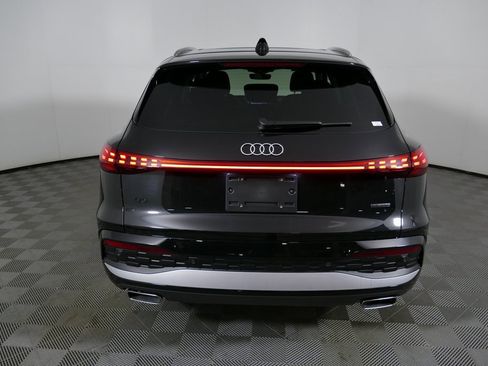 Certified 2025 Audi Q5 Premium w/ Convenience Package image 4
