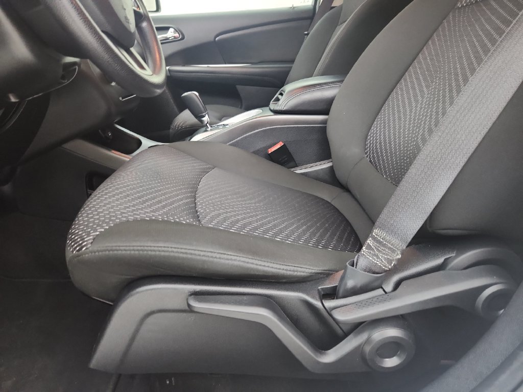 Used 2020 Dodge Journey SE w/ Blacktop Package FWD image 22