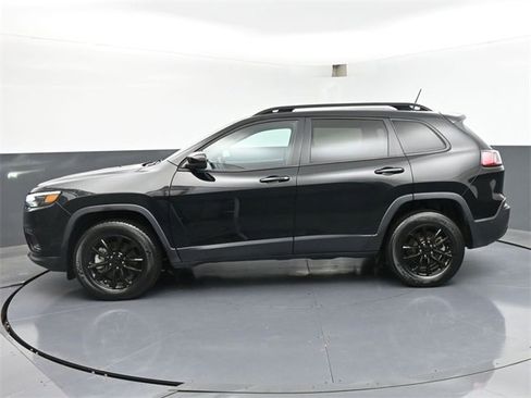 Used 2023 Jeep Cherokee Altitude Lux image 4