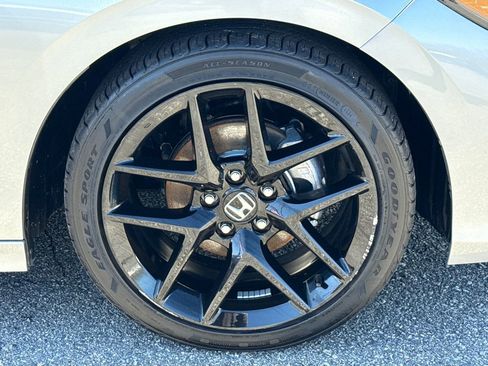 Used 2025 Honda Civic Sport image 12