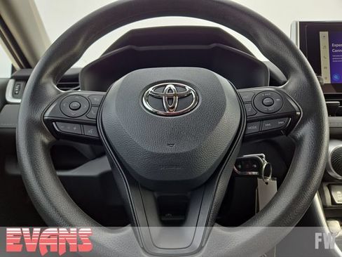 Used 2024 Toyota RAV4 LE AWD/4WD image 12
