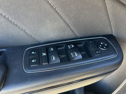 Used 2019 Dodge Charger SXT w/ Blacktop Package image 20