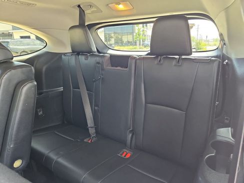 Used 2020 Toyota Highlander XLE AWD/4WD image 35