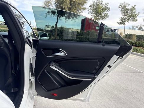 Used 2019 Mercedes-Benz CLA 250 image 14