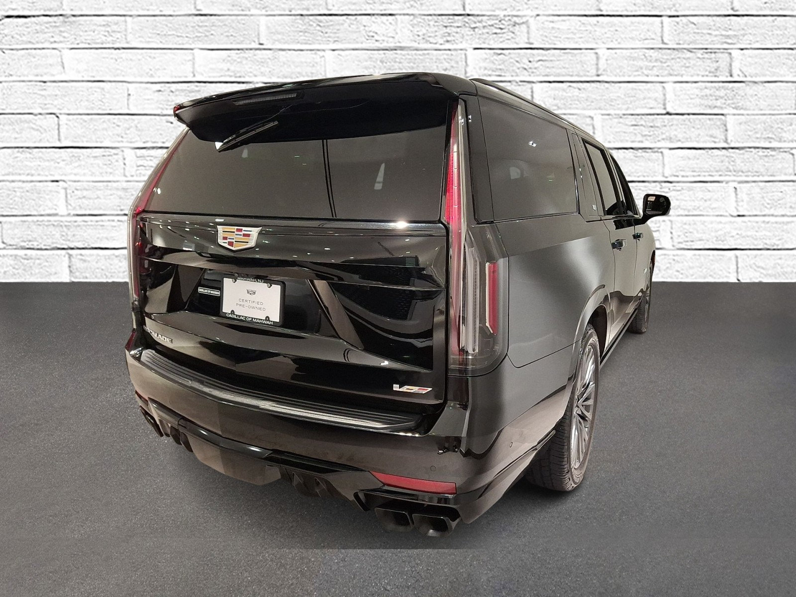 Certified 2023 Cadillac Escalade ESV V AWD/4WD image 5