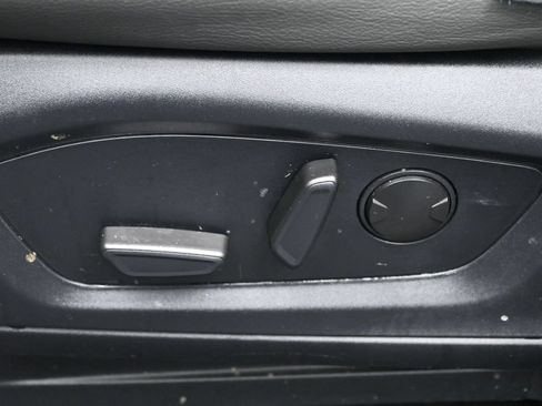 Used 2023 Ford Explorer XLT RWD image 11