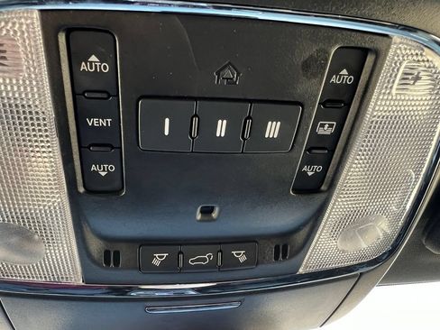 Used 2022 Jeep Grand Cherokee Limited AWD/4WD image 46