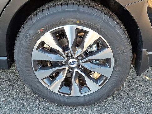 New 2025 Subaru Outback Limited image 8